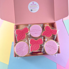 Load image into Gallery viewer, Ribbon and Bow Cookies